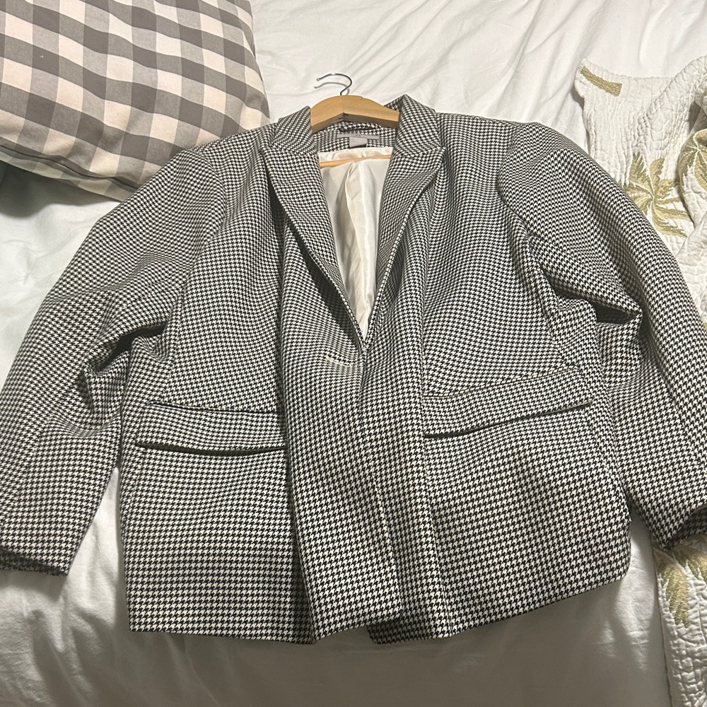 H&M Black and White Houndstooth Blazer